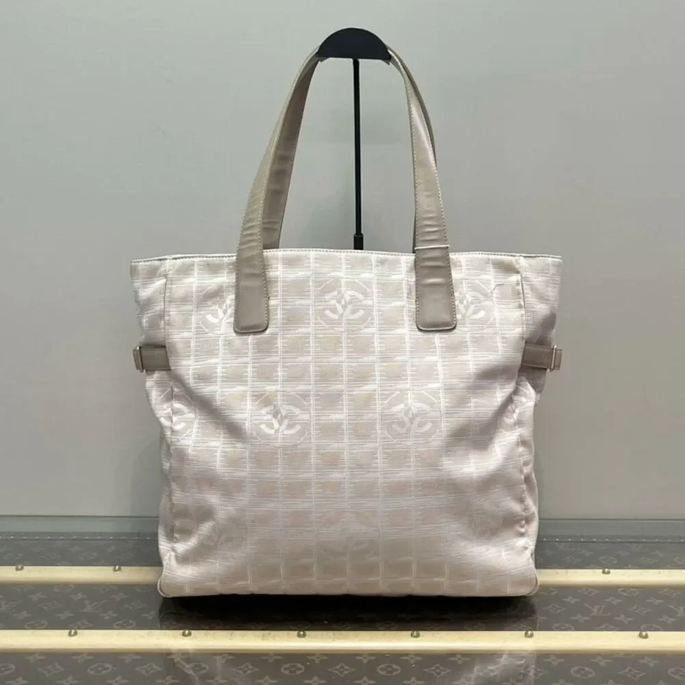 Chanel Women Pre-Loved Bag Very Good Condition